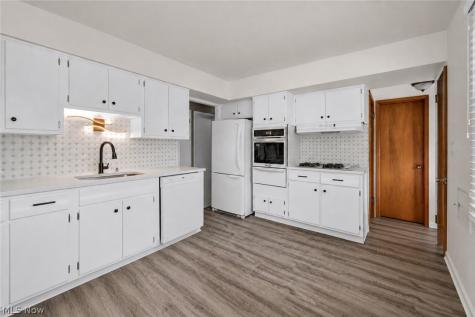 4266 Grannis Road Fairview Park OH 44126