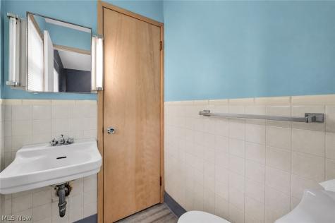 4266 Grannis Road Fairview Park OH 44126