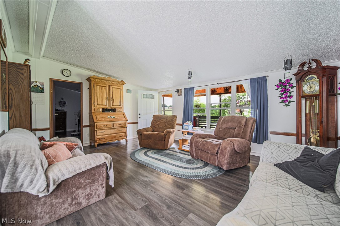 9182 Berry Road Kensington OH 43986