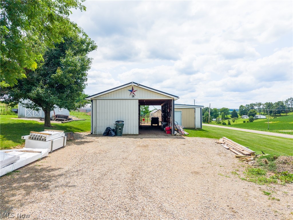 9182 Berry Road Kensington OH 43986