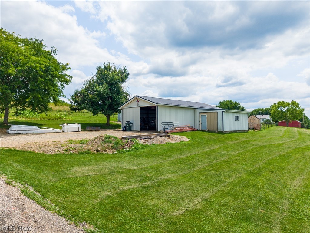 9182 Berry Road Kensington OH 43986