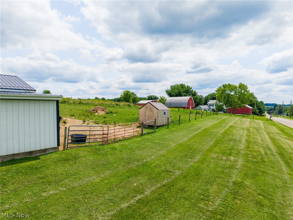 9182 Berry Road Kensington OH 43986