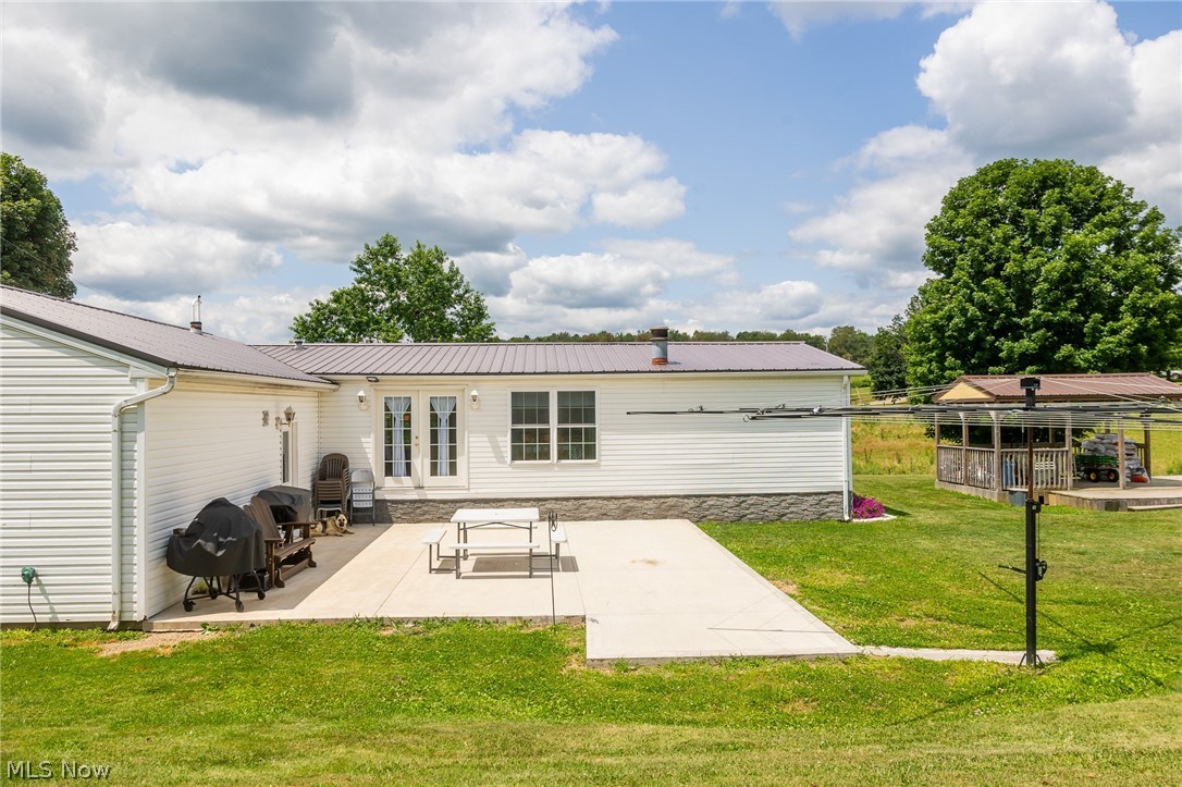 9182 Berry Road Kensington OH 43986