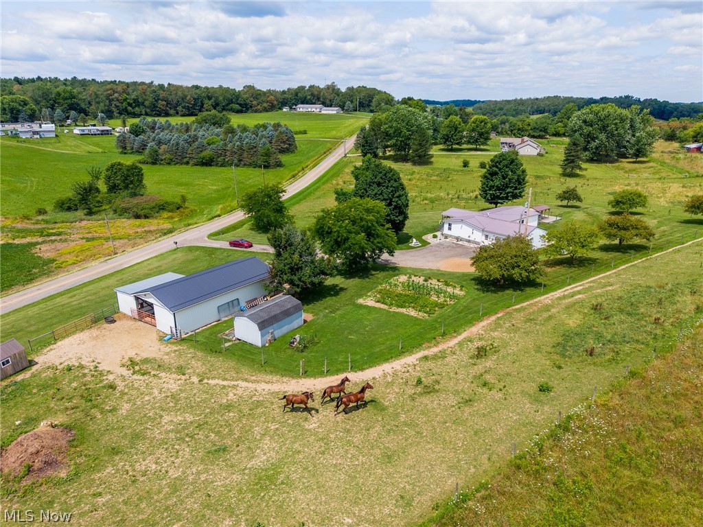 9182 Berry Road Kensington OH 43986