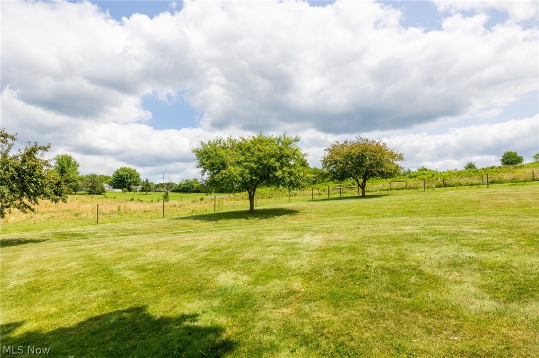 9182 Berry Road Kensington OH 43986