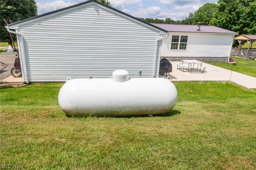 9182 Berry Road Kensington OH 43986