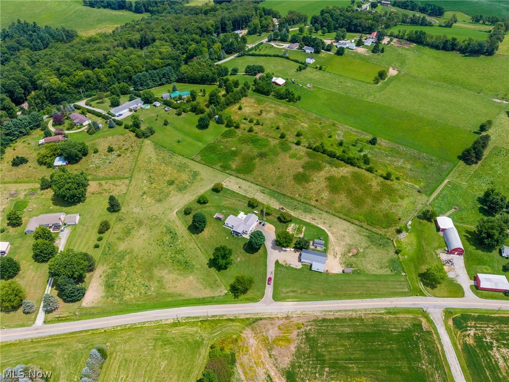 9182 Berry Road Kensington OH 43986