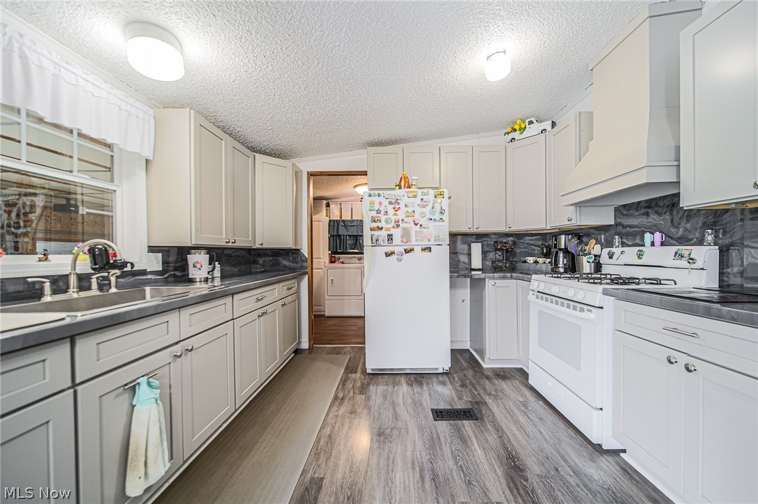 9182 Berry Road Kensington OH 43986