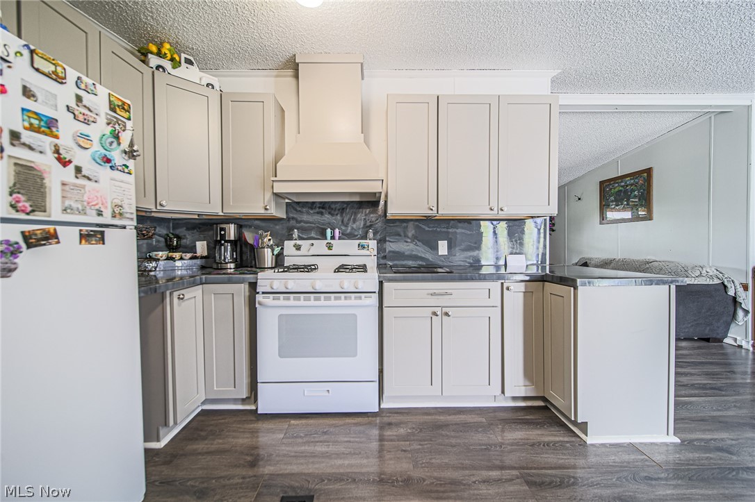 9182 Berry Road Kensington OH 43986