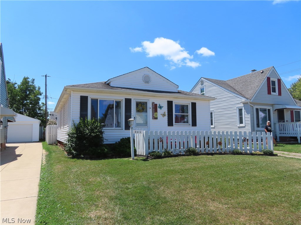 8515 Renwood Drive Parma OH 44129