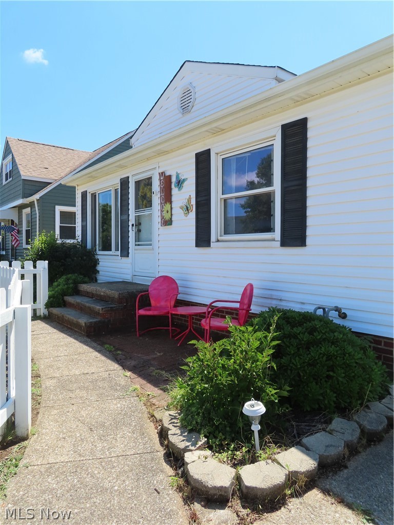 8515 Renwood Drive Parma OH 44129