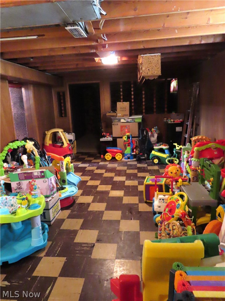 8515 Renwood Drive Parma OH 44129
