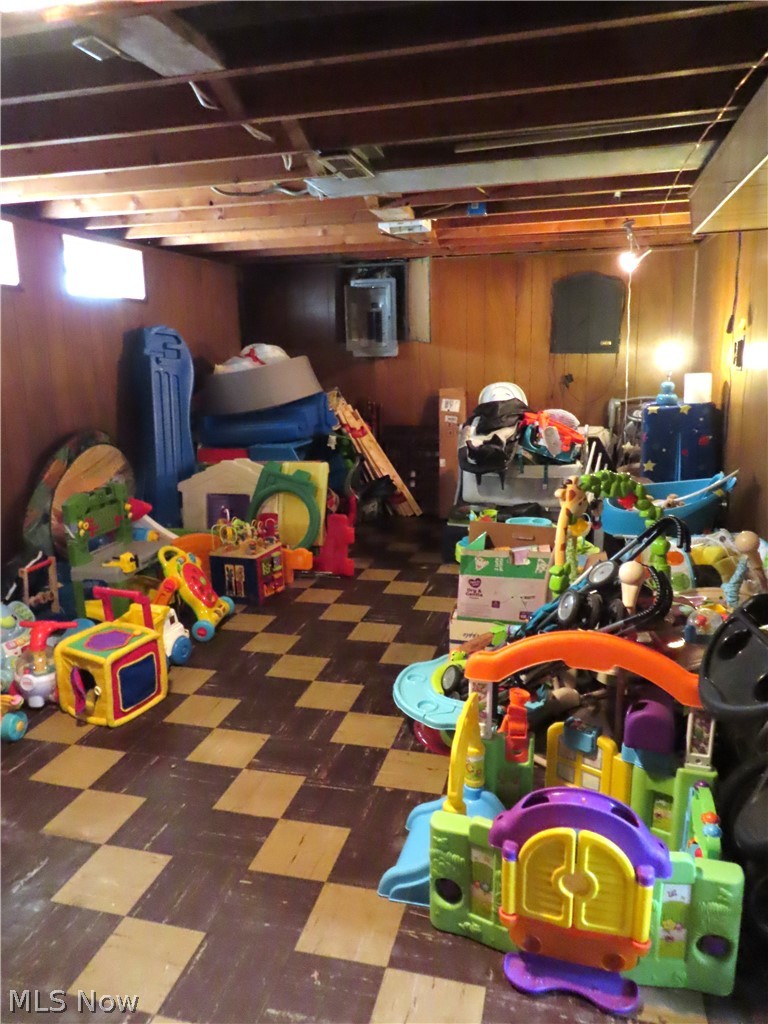 8515 Renwood Drive Parma OH 44129