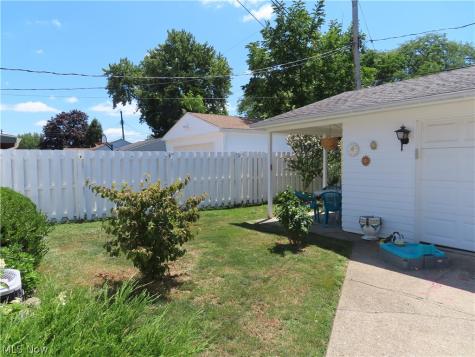 8515 Renwood Drive Parma OH 44129