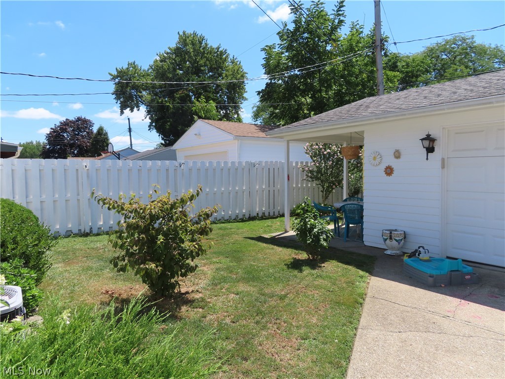 8515 Renwood Drive Parma OH 44129