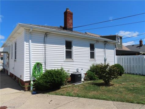 8515 Renwood Drive Parma OH 44129