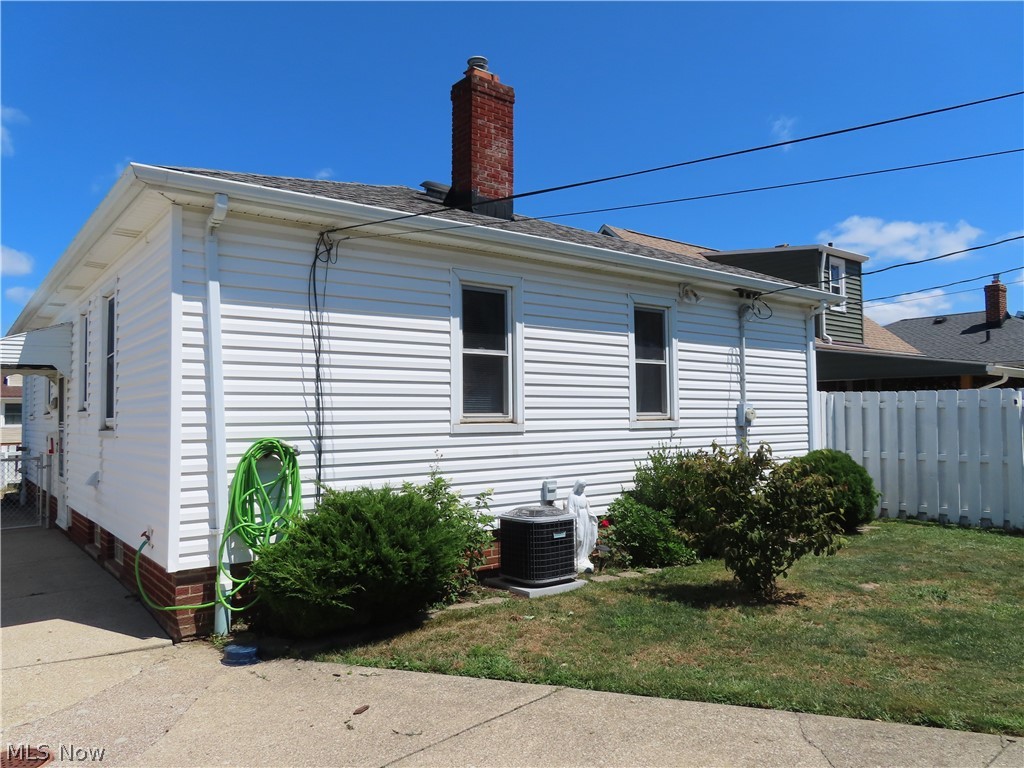 8515 Renwood Drive Parma OH 44129