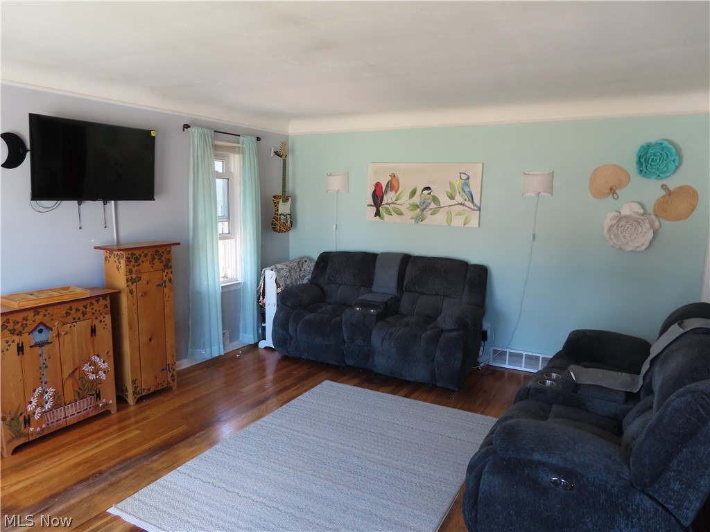 8515 Renwood Drive Parma OH 44129