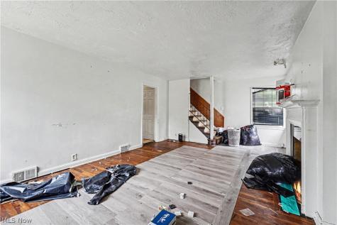 1358 Peckham Street Akron OH 44320