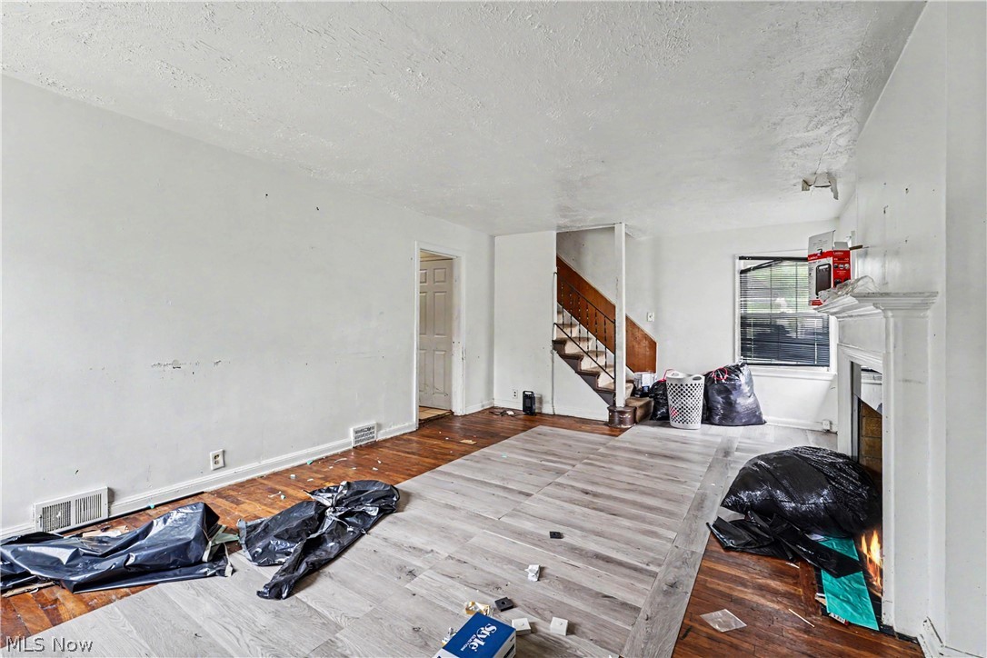 1358 Peckham Street Akron OH 44320