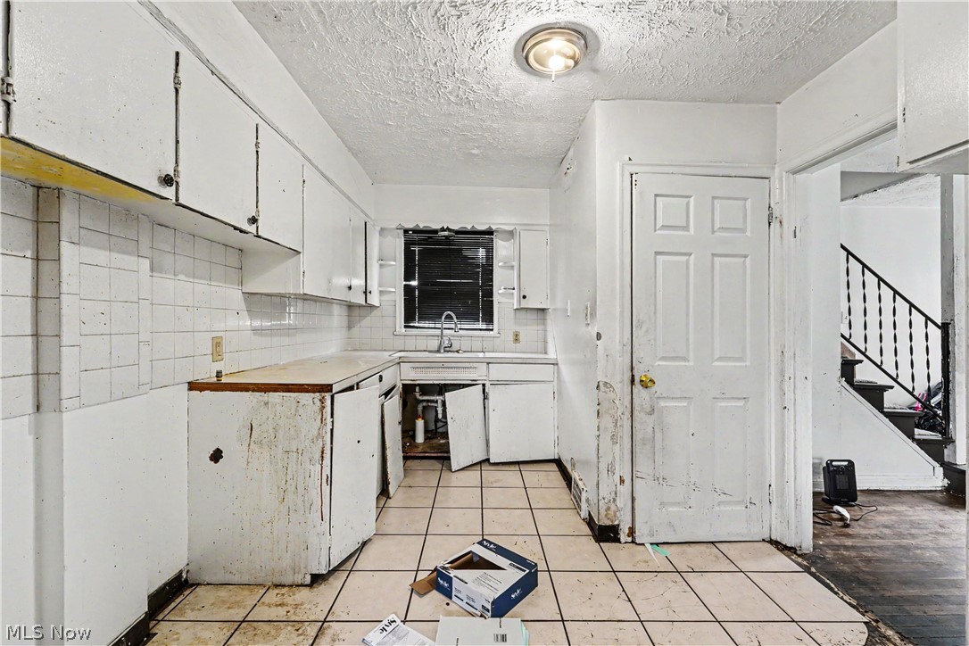 1358 Peckham Street Akron OH 44320