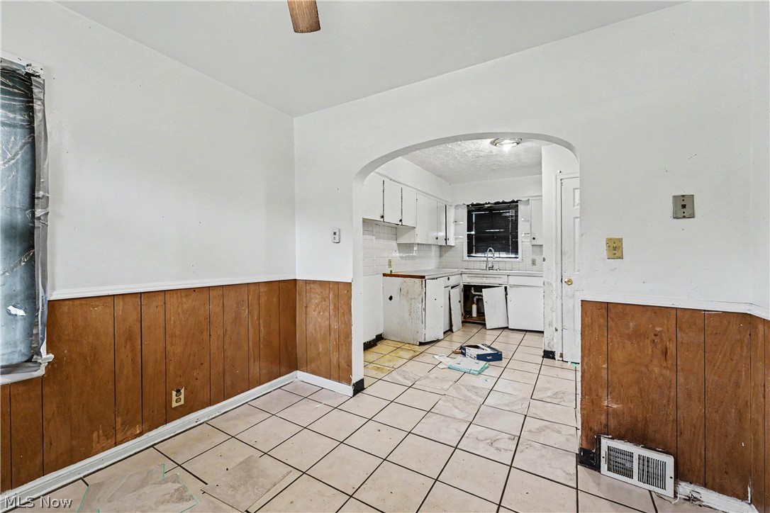 1358 Peckham Street Akron OH 44320