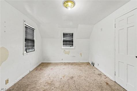 1358 Peckham Street Akron OH 44320
