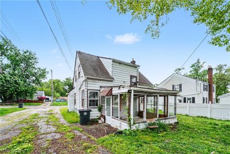 1358 Peckham Street Akron OH 44320