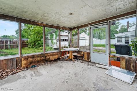 1358 Peckham Street Akron OH 44320