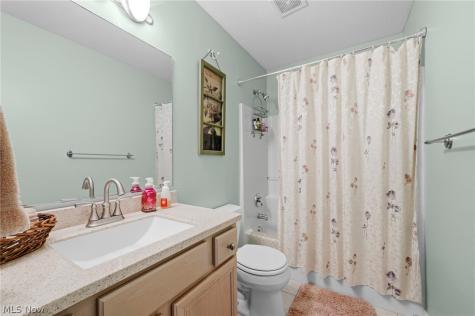 1584 Silver Oak Circle Twinsburg OH 44087