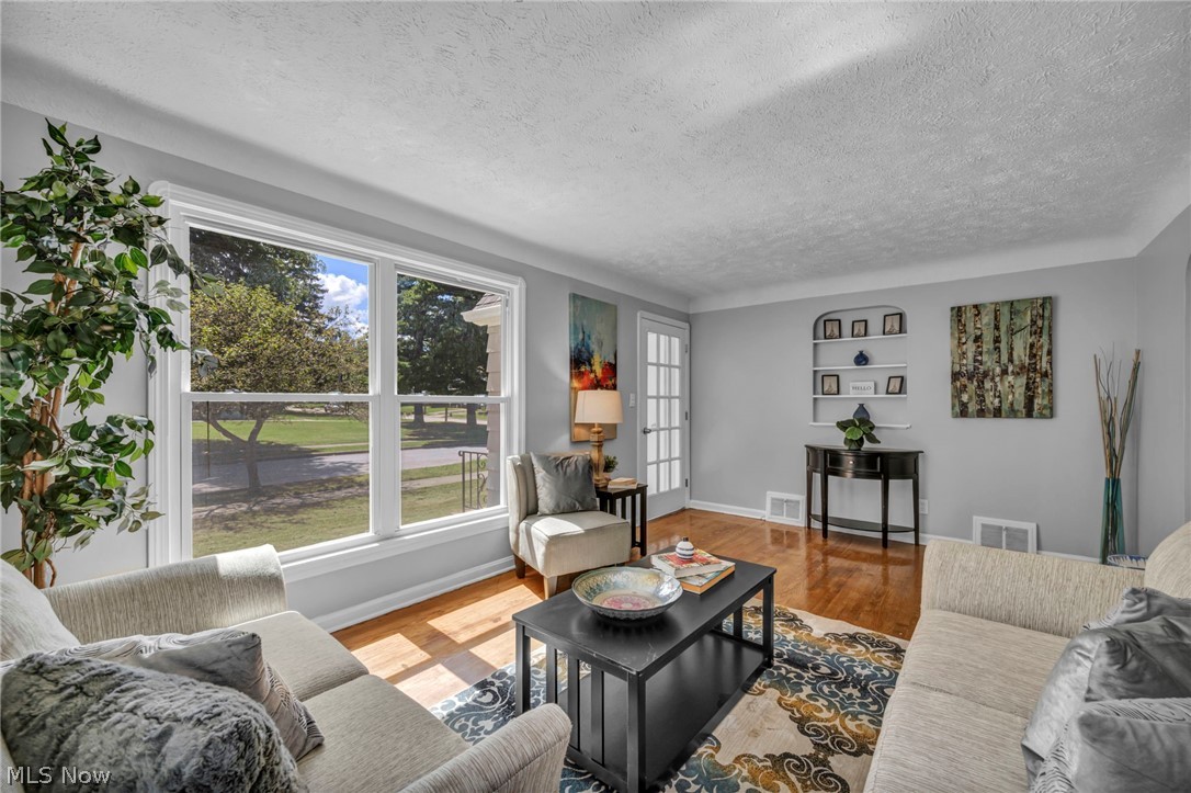 4369 Prasse Road South Euclid OH 44121
