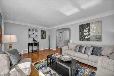 4369 Prasse Road South Euclid OH 44121