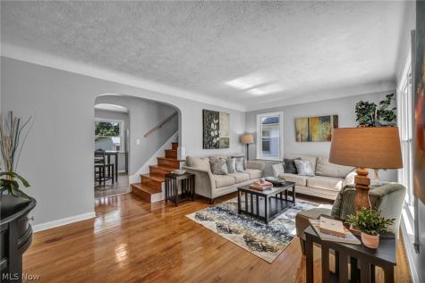 4369 Prasse Road South Euclid OH 44121