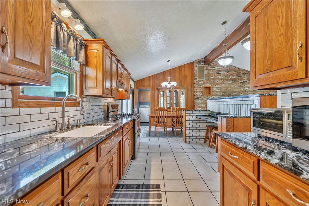 10548 Briar Hill Drive Kirtland OH 44094