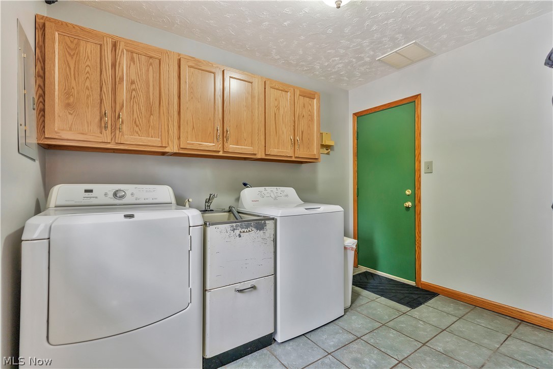 10548 Briar Hill Drive Kirtland OH 44094
