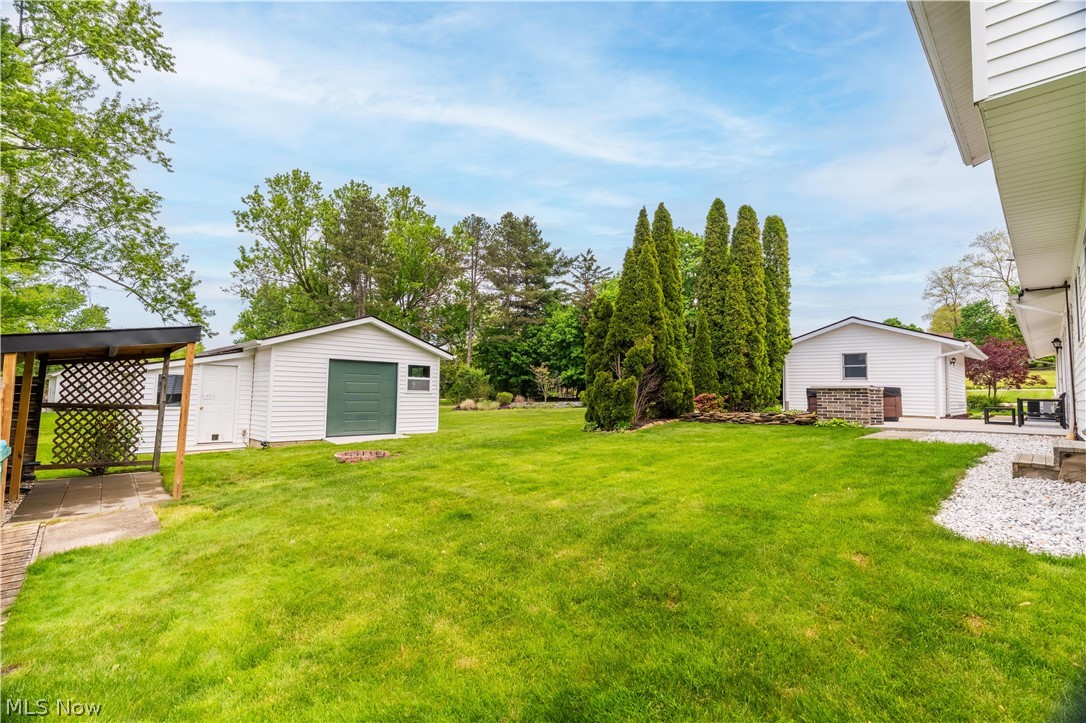 10548 Briar Hill Drive Kirtland OH 44094