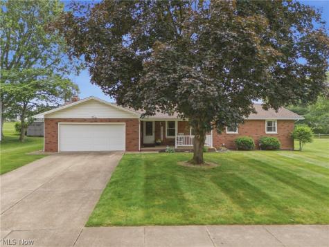 1708 Edmar Street Louisville OH 44641