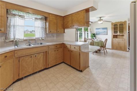 1708 Edmar Street Louisville OH 44641