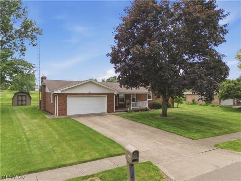 1708 Edmar Street Louisville OH 44641