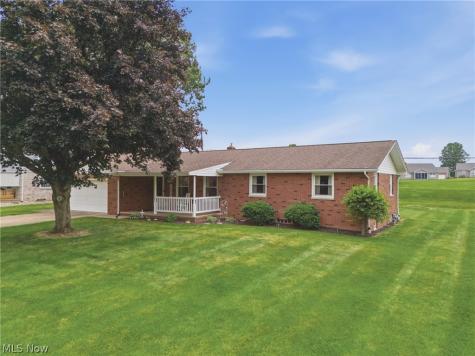 1708 Edmar Street Louisville OH 44641