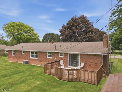 1708 Edmar Street Louisville OH 44641