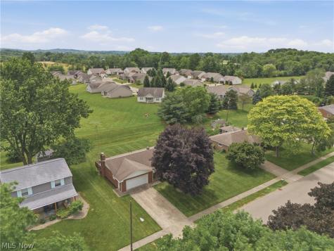 1708 Edmar Street Louisville OH 44641