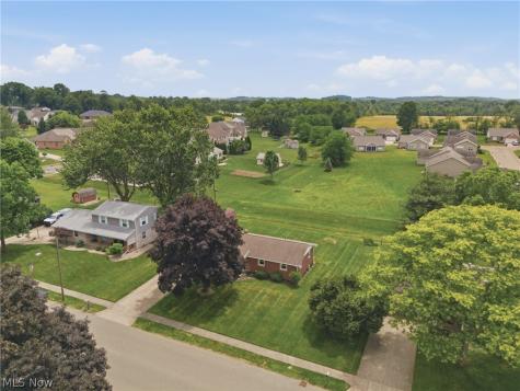 1708 Edmar Street Louisville OH 44641