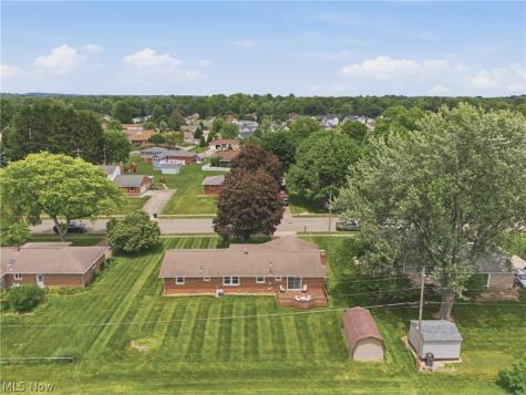1708 Edmar Street Louisville OH 44641