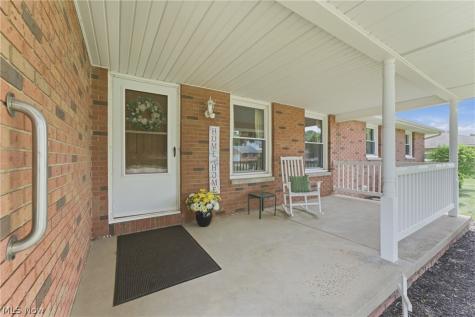 1708 Edmar Street Louisville OH 44641