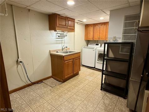 1617 Rockford Street Akron OH 44301