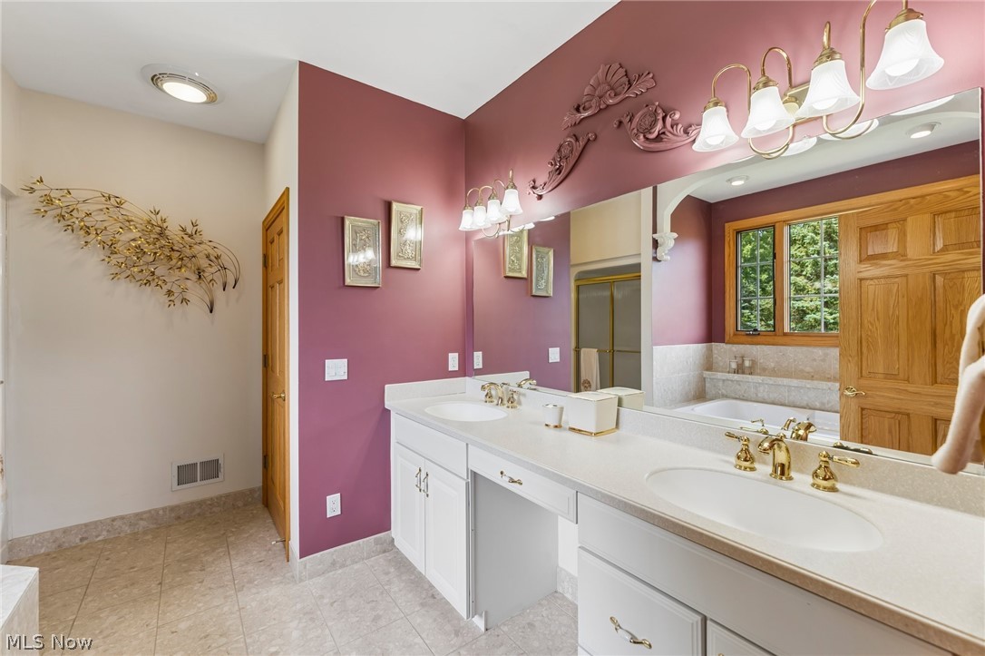 9567 Woodcroft Court Kirtland OH 44094