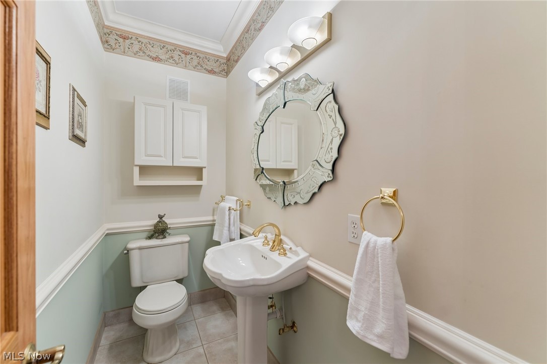 9567 Woodcroft Court Kirtland OH 44094