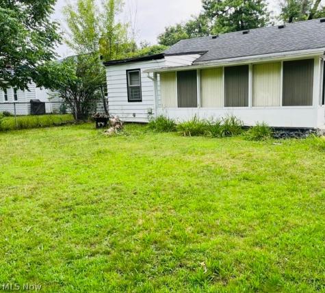 2465 Belvoir Boulevard Cleveland OH 44121