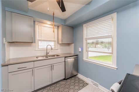 4042 Ellison Road South Euclid OH 44121